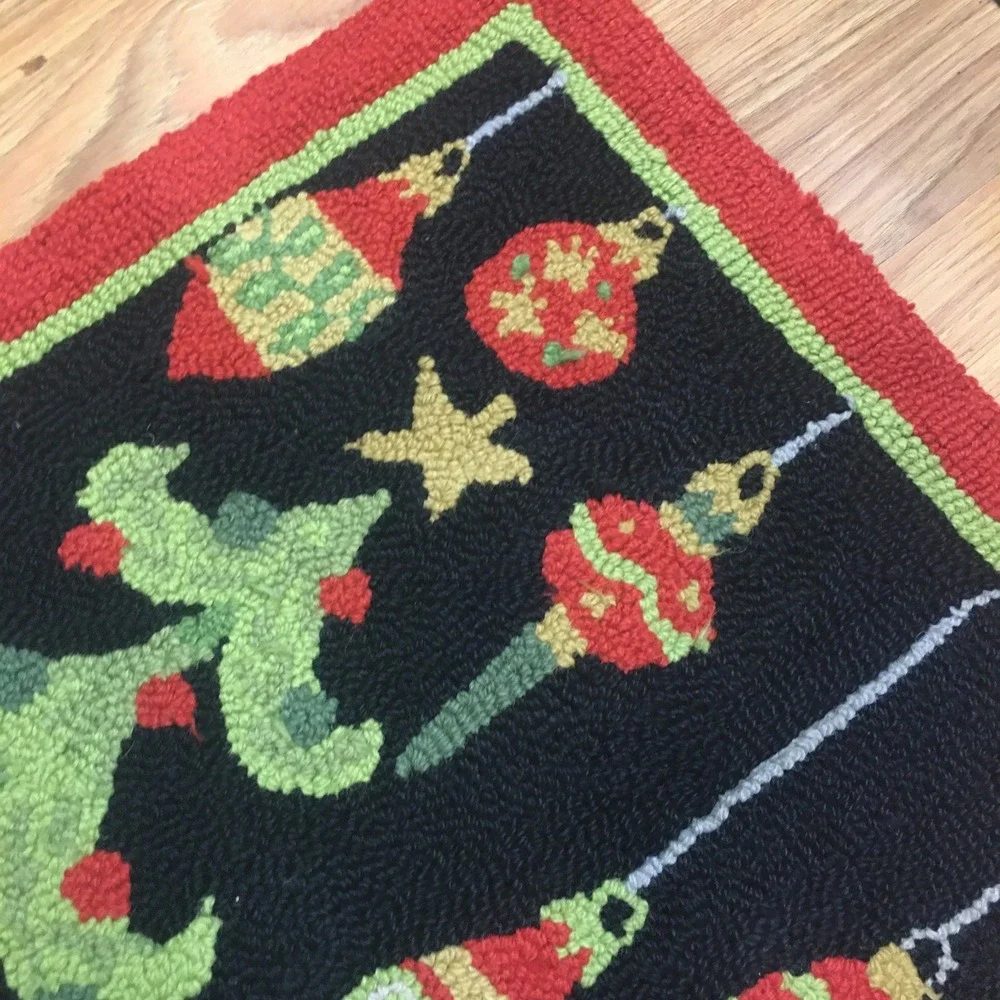 Vintage Hooked Wool Rug  Christmas Trees and Ornaments Holiday Decor 38